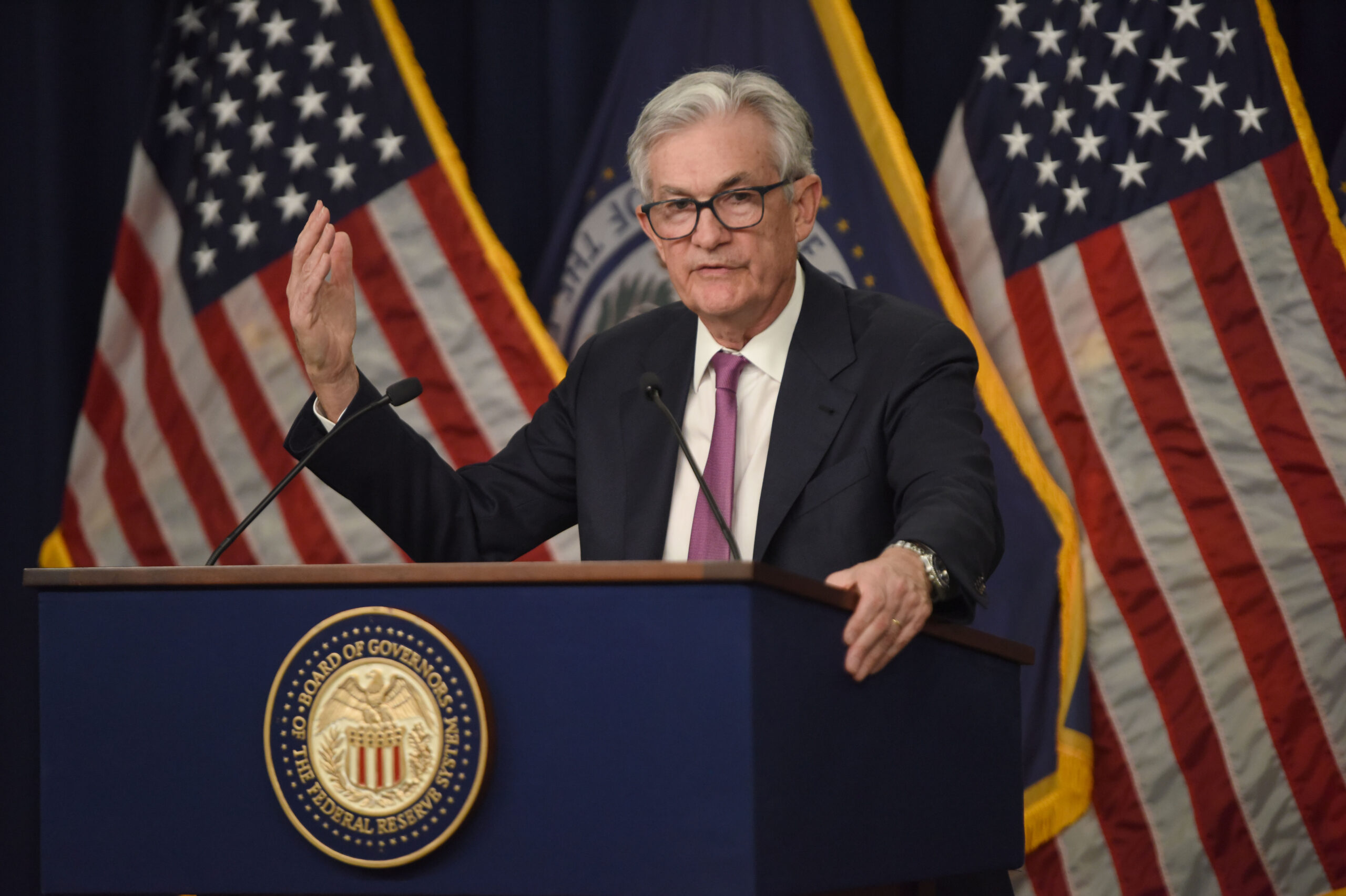 美联储宣布加息25个基点 预计还将持续上调利率