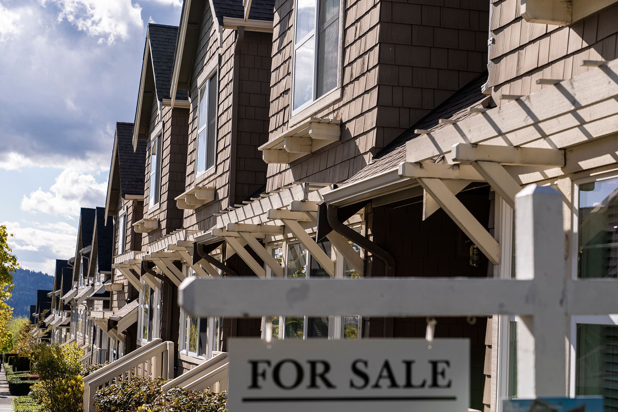 美国抵押贷款利率飙升至7.10%，住房市场面临巨大压力！