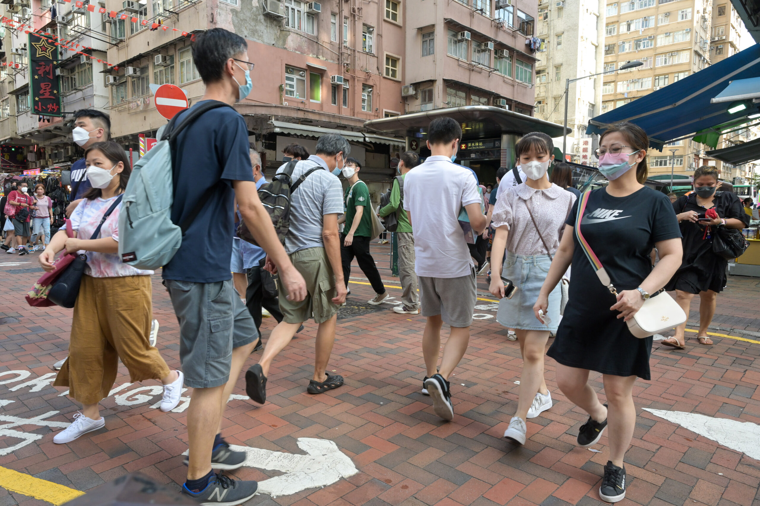 香港新增4979宗新冠病毒阳性病例