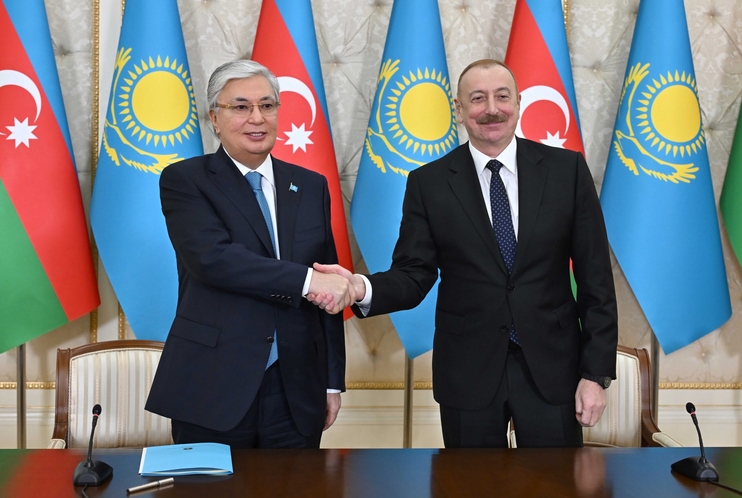 哈萨克斯坦与阿塞拜疆两国总统举行会谈