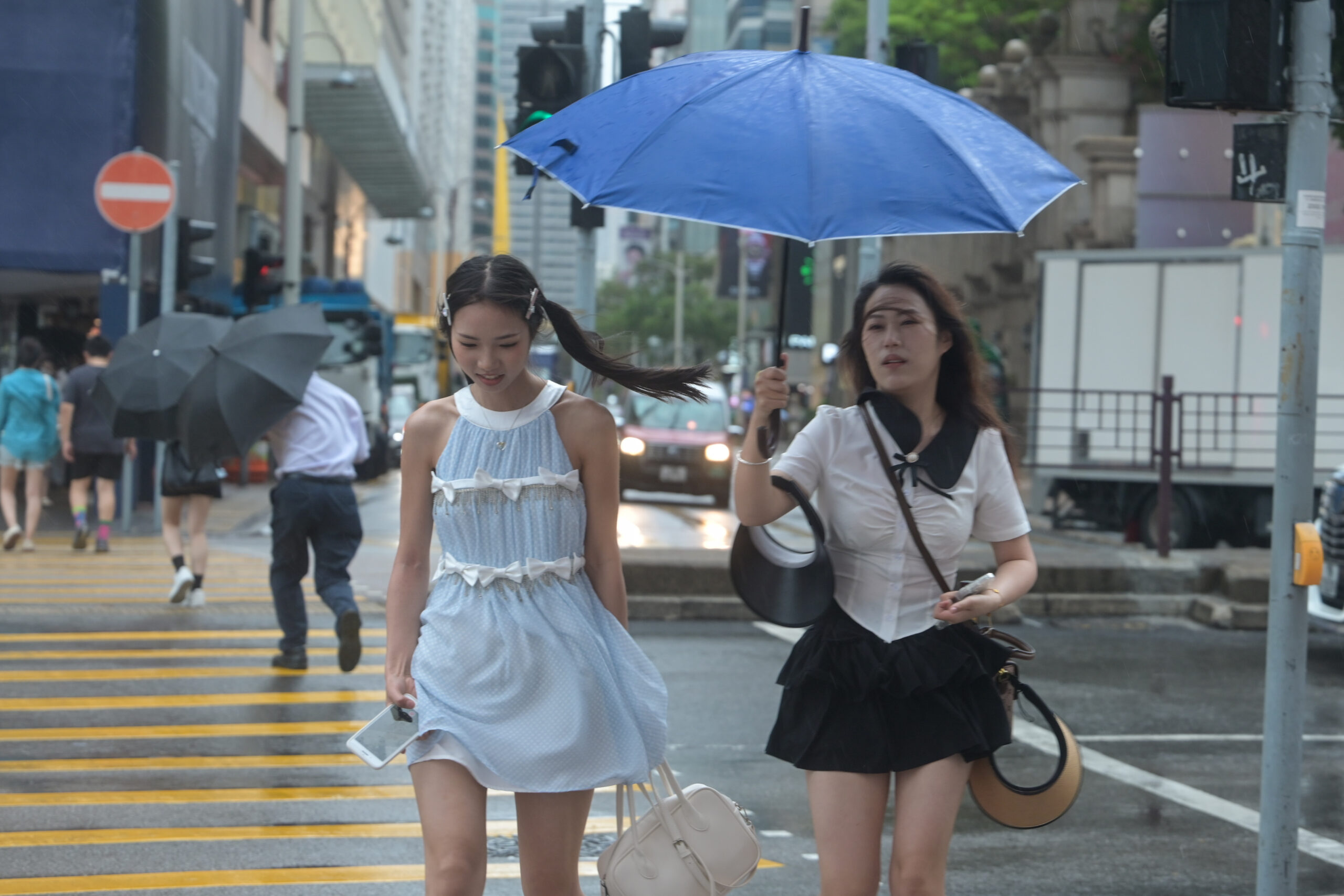香港天文台发出2024年首个黄色暴雨警告信号