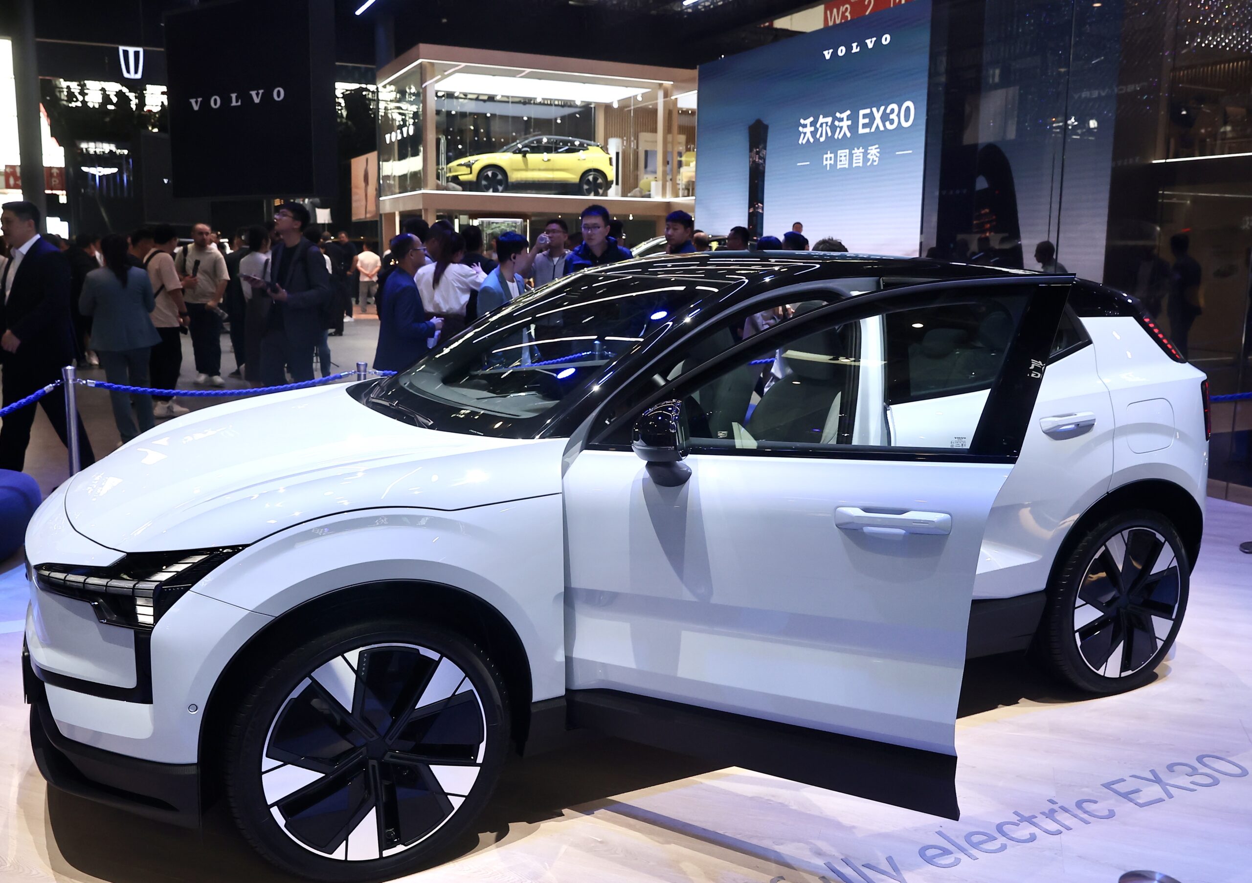 2024北京国际汽车展览会开幕 沃尔沃EX30中国首秀