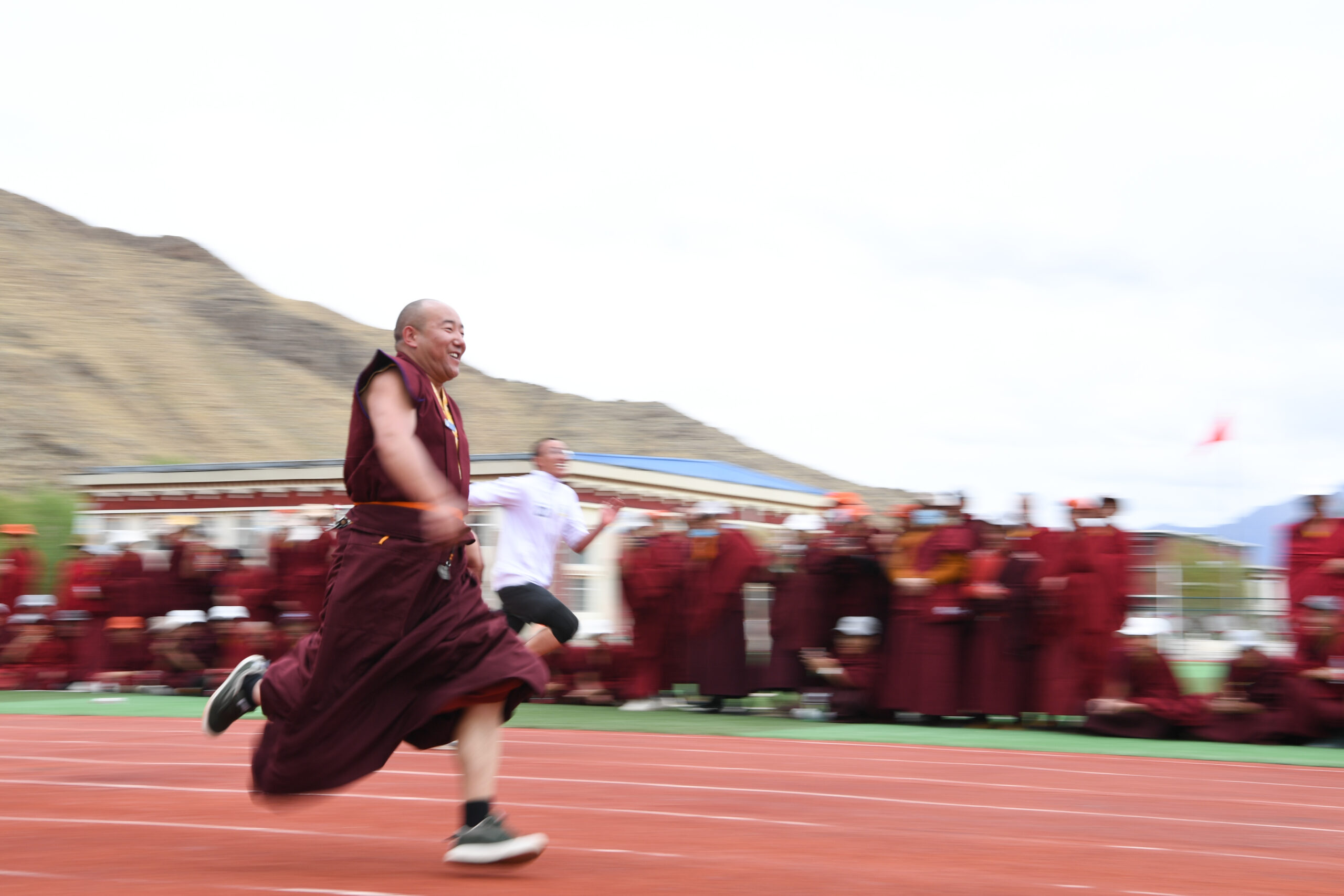 西藏佛学院第六届运动会开幕